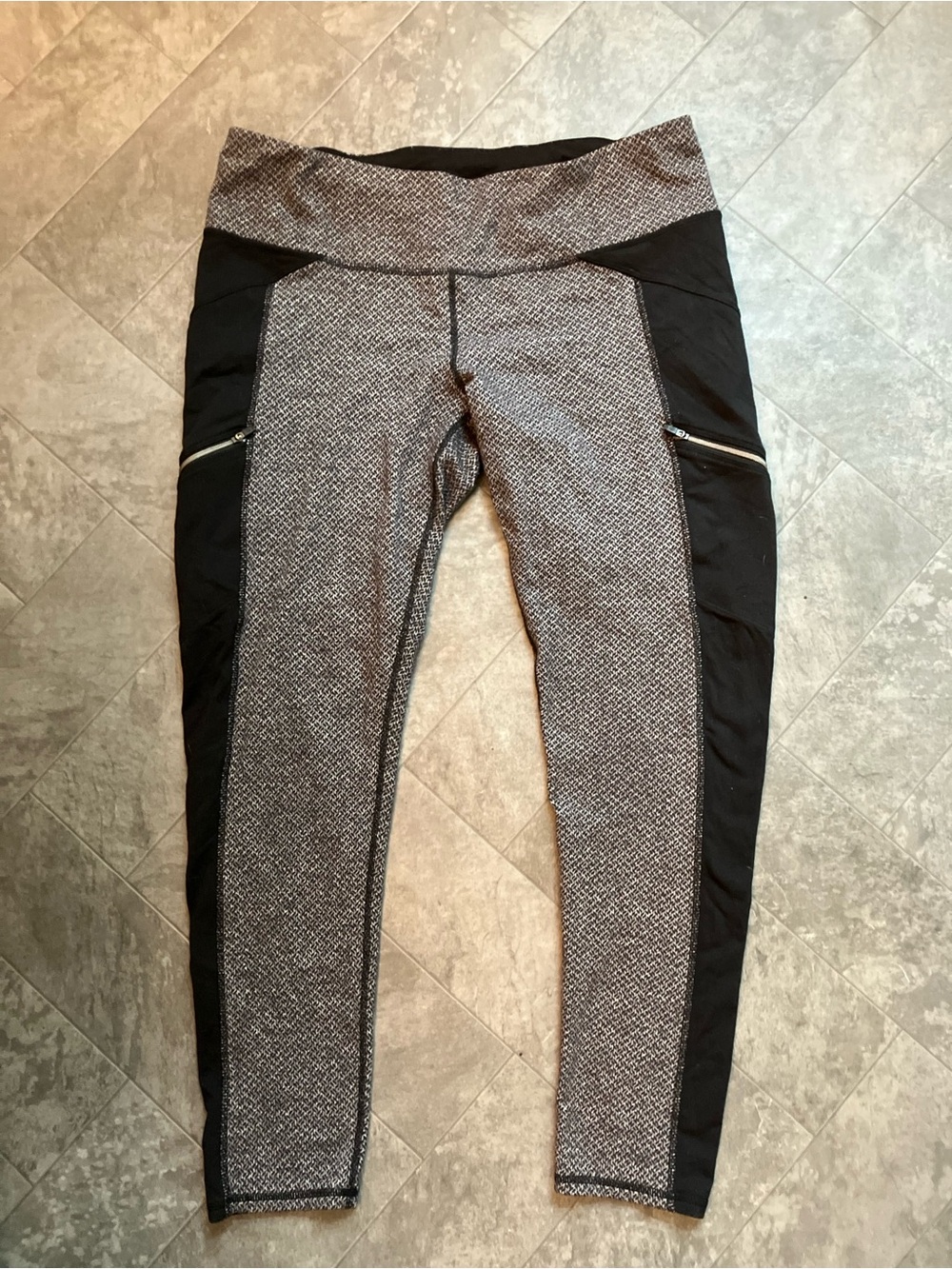 Athleta Black and Gray Textured Leggings with Zip Pockets